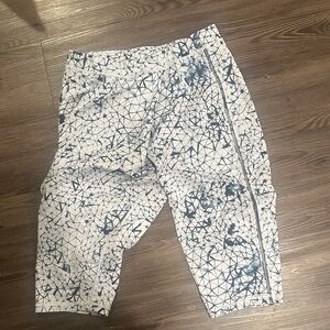 Lululemon Geometric Patterned Capri Legging Pants size 6